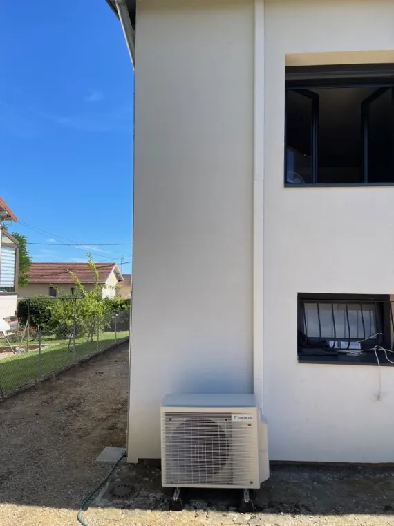 Installation d'un climatiseur quadri split à Mâcon , Mâcon, A à Z Plomberie